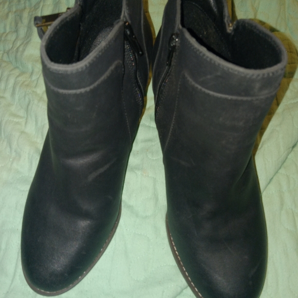 Maurices faux leather wedge zipper booties Woman's Size 11 - Picture 3 of 6